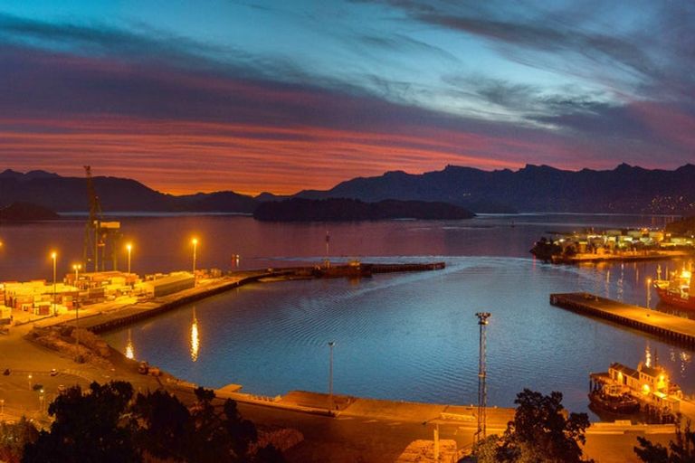 Photo of property in 35 Reserve Terrace, Lyttelton, 8082