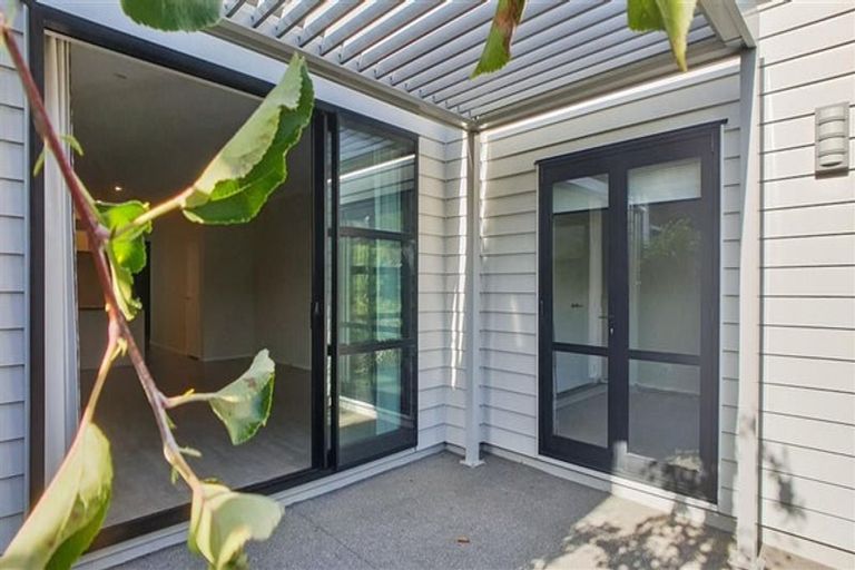 Photo of property in 5 Liquidambar Drive, Hobsonville, Auckland, 0616