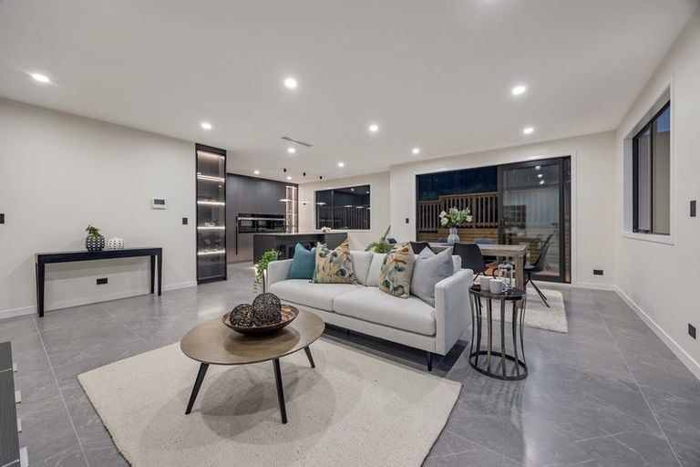 Photo of property in 8 Koheru Place, Long Bay, 0630
