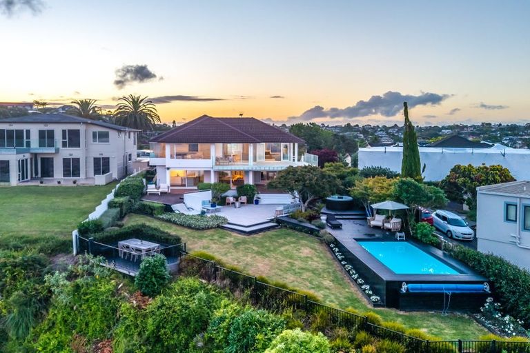 Photo of property in 1/121 Pah Road, Cockle Bay, Auckland, 2014