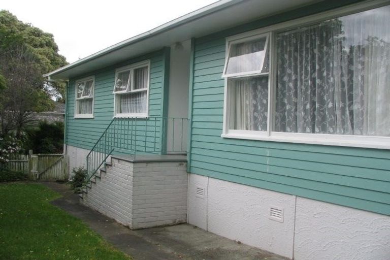 Photo of property in 28 Rosalind Road, Glenfield, Auckland, 0629