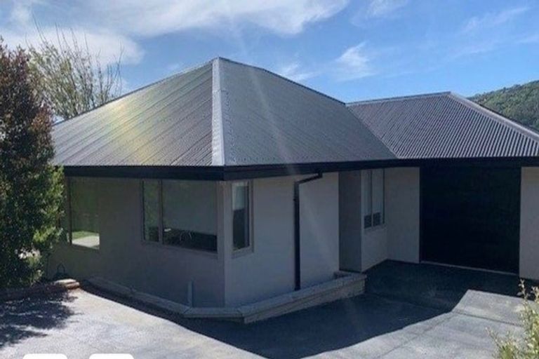 Photo of property in 96 Port Hills Road, Heathcote Valley, Christchurch, 8022