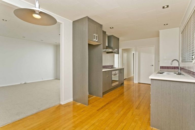 Photo of property in 1/115 Canongate Street, Birkdale, Auckland, 0626