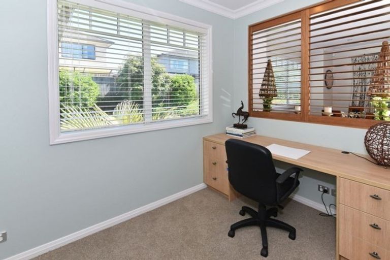 Photo of property in 5 Hinau Road, Karaka, Papakura, 2113