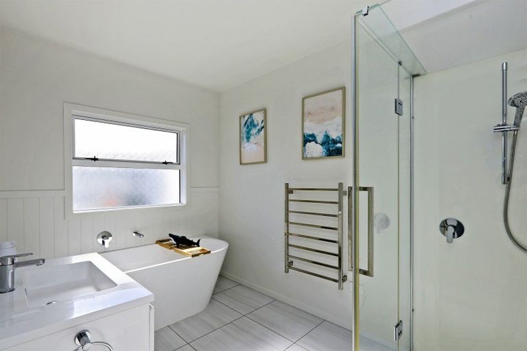 Photo of property in 27a Warwick Crescent, Taradale, Napier, 4112