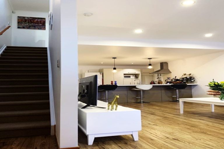 Photo of property in 49 The Track, Takanini, 2112