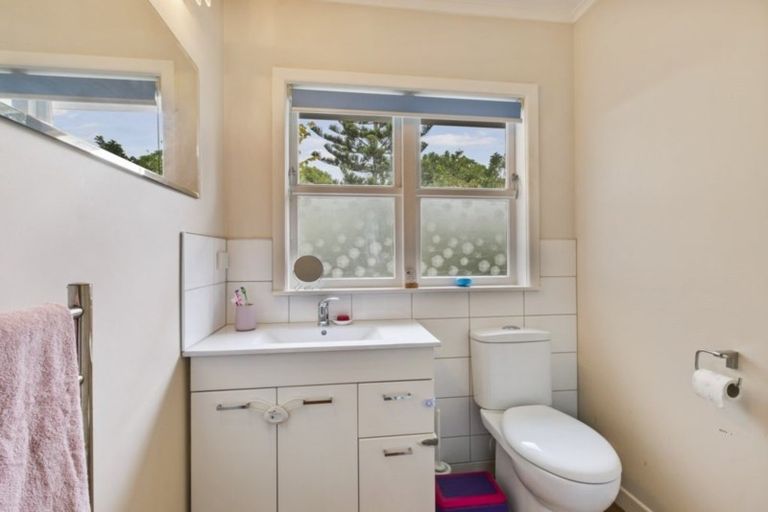 Photo of property in 6 Tagor Street, Glen Eden, Auckland, 0602