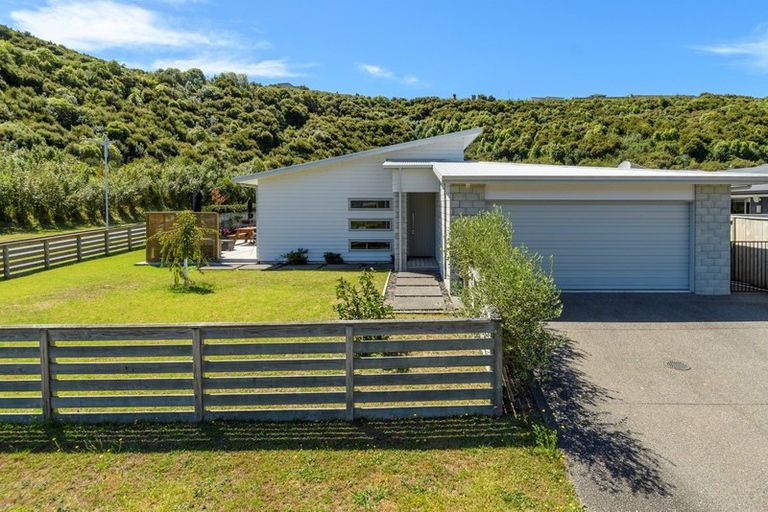 Photo of property in 259 Lakes Boulevard, Pyes Pa, Tauranga, 3112