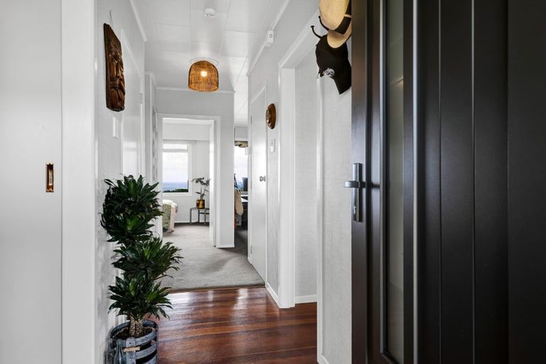 Photo of property in 24 Darwin Crescent, Spotswood, New Plymouth, 4310