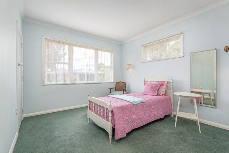 Photo of property in 12 Nairn Crescent, Awapuni, Palmerston North, 4412