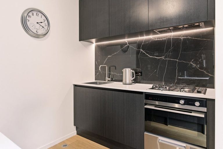 Photo of property in 33 Casterway Crescent, Jacks Point, 9371