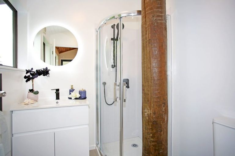 Photo of property in 10 Cameron Town Road, Pukekohe, 2678