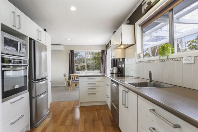 Photo of property in 13 Mcclintock Road, Massey, Auckland, 0614