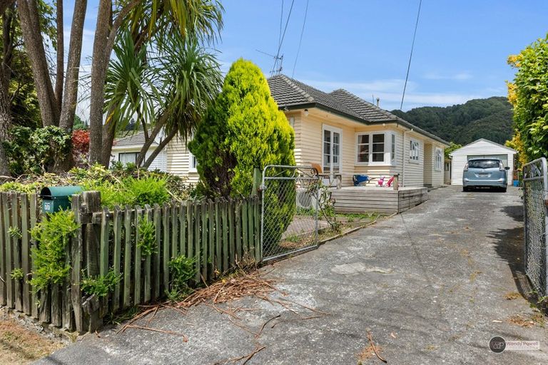Photo of property in 77 Fraser Street, Wainuiomata, Lower Hutt, 5014