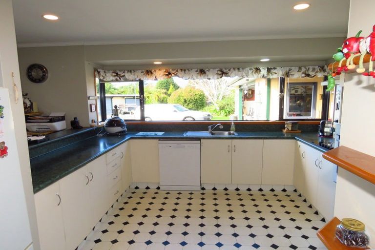 Photo of property in 19 Kew Road, Westport, 7825