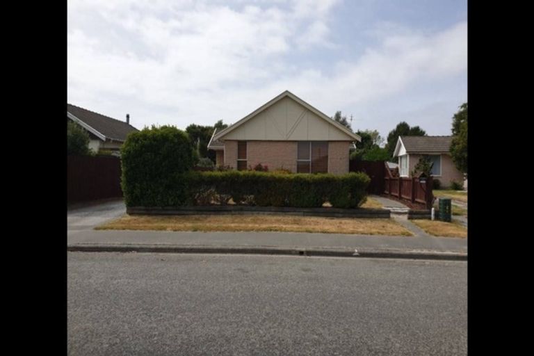 Photo of property in 64 Oakley Crescent, Hornby, Christchurch, 8042