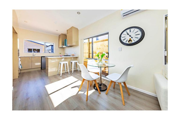 Photo of property in 47c Senator Drive, Manurewa, Auckland, 2105