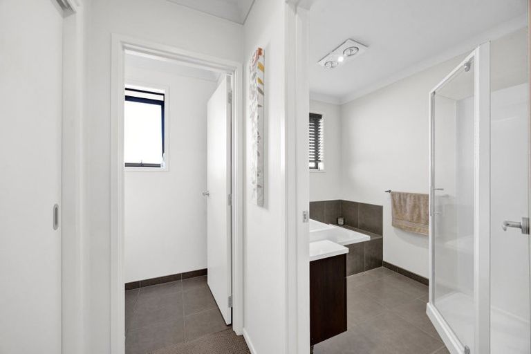 Photo of property in 21 Montague Grove, Stratford, 4332