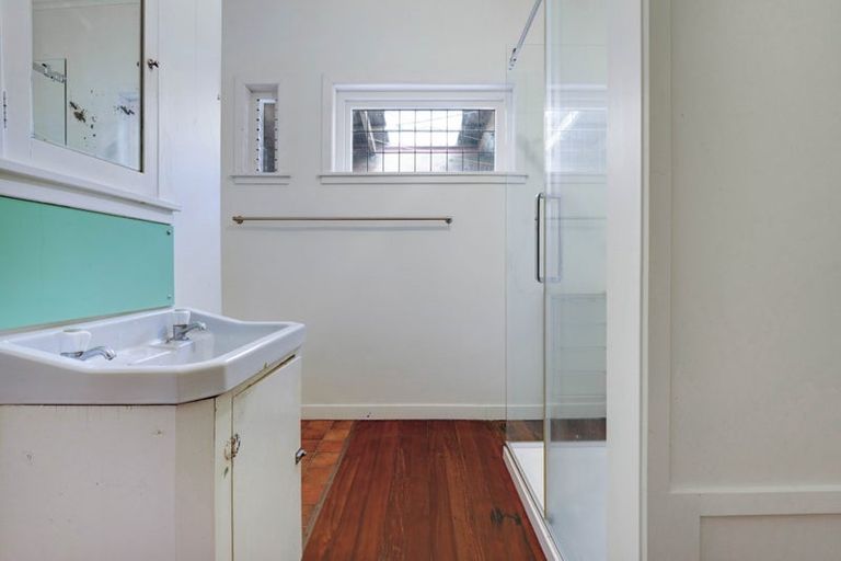 Photo of property in 45 Rock Isle Road, Torbay, Auckland, 0630