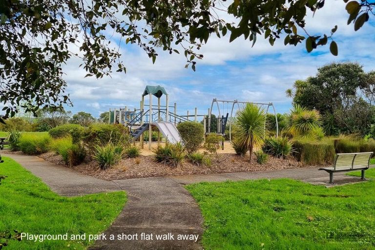 Photo of property in 1/32 Parakai Avenue, Parakai, 0830