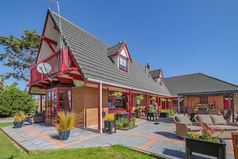 Photo of property in 389 Kawiu Road, Levin, 5510