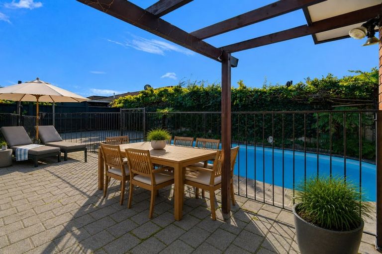 Photo of property in 11 Fern Grove, Taradale, Napier, 4112