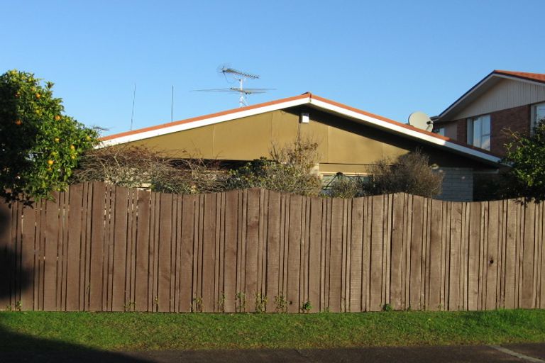 Photo of property in 19 Lillian Place, Orewa, 0931