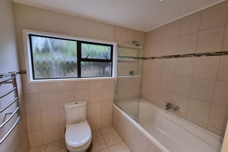 Photo of property in 2/88 Glamorgan Drive, Torbay, Auckland, 0630