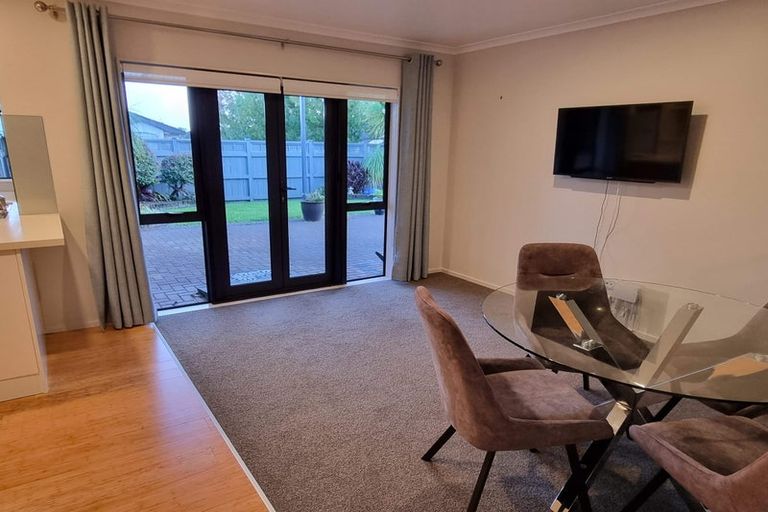 Photo of property in 55 Newbliss Crescent, East Tamaki Heights, Auckland, 2016