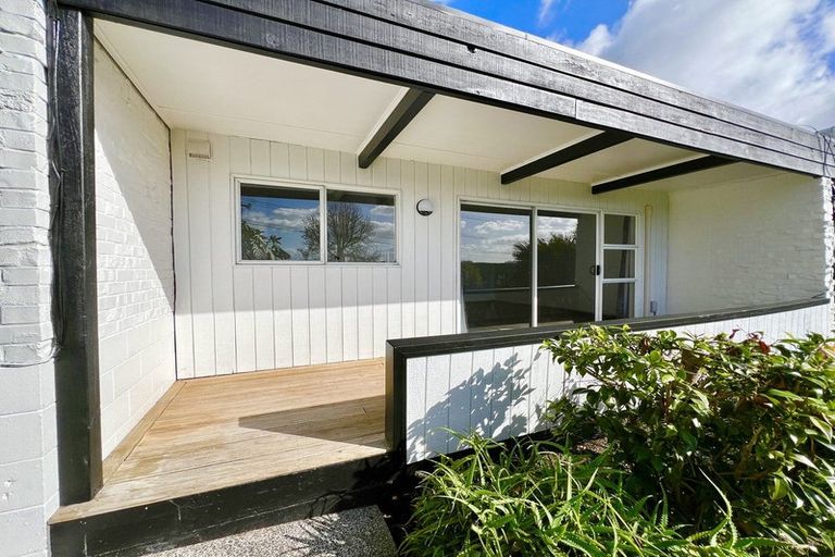 Photo of property in 2/74 Sunnybrae Road, Hillcrest, Auckland, 0627