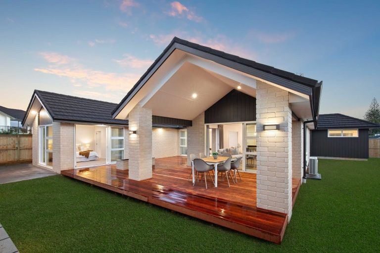 Photo of property in 37 Muster Road, Pukekohe, 2120