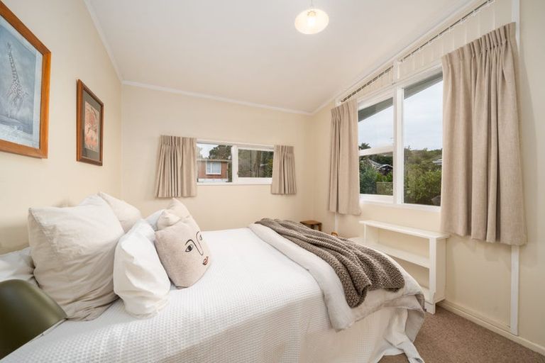 Photo of property in 17 Silverbirch Grove, Churton Park, Wellington, 6037