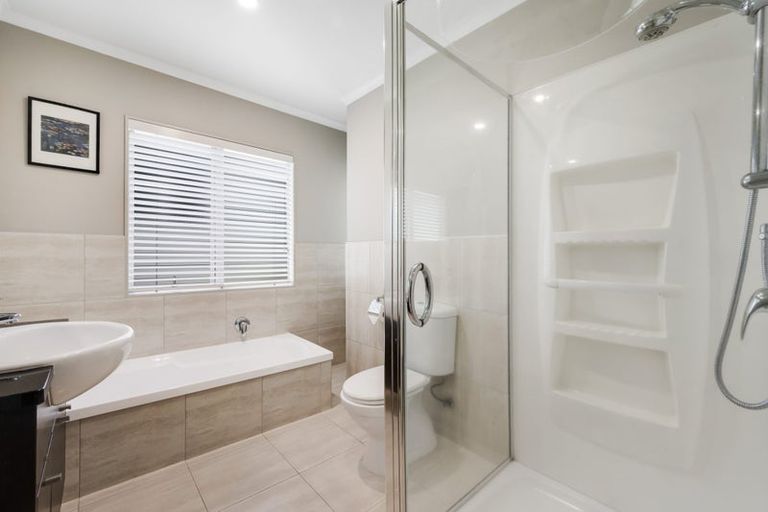 Photo of property in 131 Baverstock Road, Flat Bush, Auckland, 2016