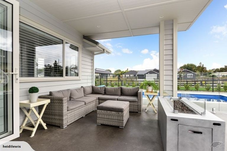 Photo of property in 32 Mike Smith Drive, Cambridge, 3434