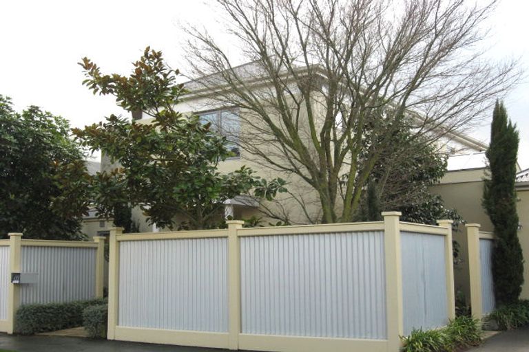 Photo of property in 1/133 Holly Road, St Albans, Christchurch, 8014