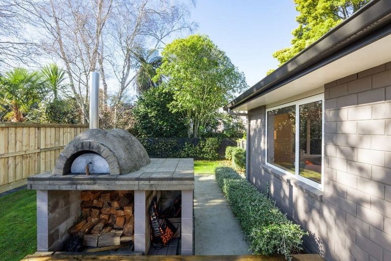 Photo of property in 28c Hamilton Road, Cambridge, 3434