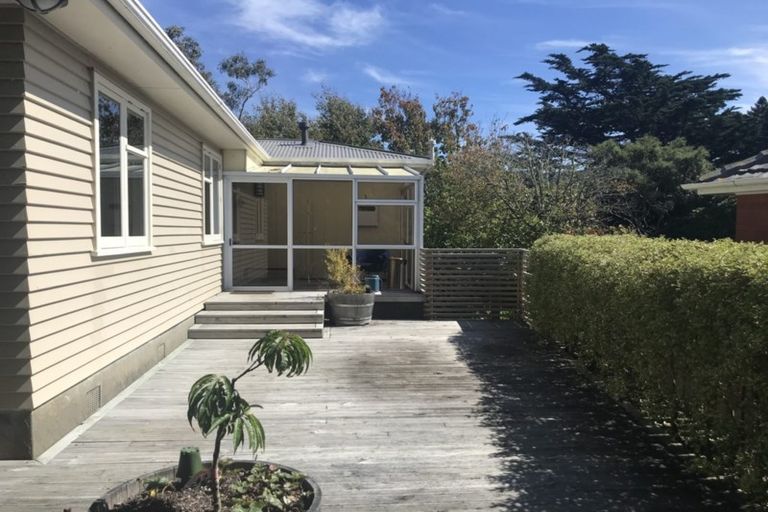Photo of property in 60 Taylor Terrace, Tawa, Wellington, 5028