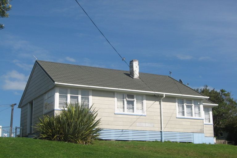 Photo of property in 98 Glenpark Avenue, Frankleigh Park, New Plymouth, 4310