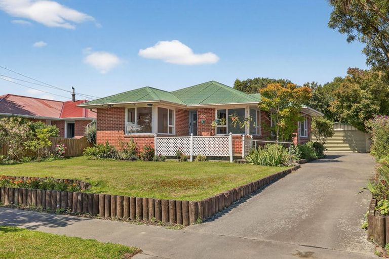 Photo of property in 11 Bevington Street, Avonhead, Christchurch, 8042