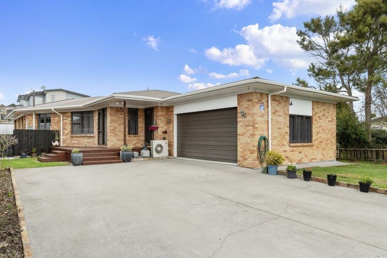 Photo of property in 14 Holloway Place, Forest Lake, Hamilton, 3200