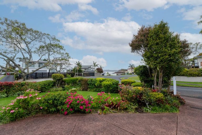 Photo of property in 25 Spinnaker Drive, Te Atatu Peninsula, Auckland, 0610
