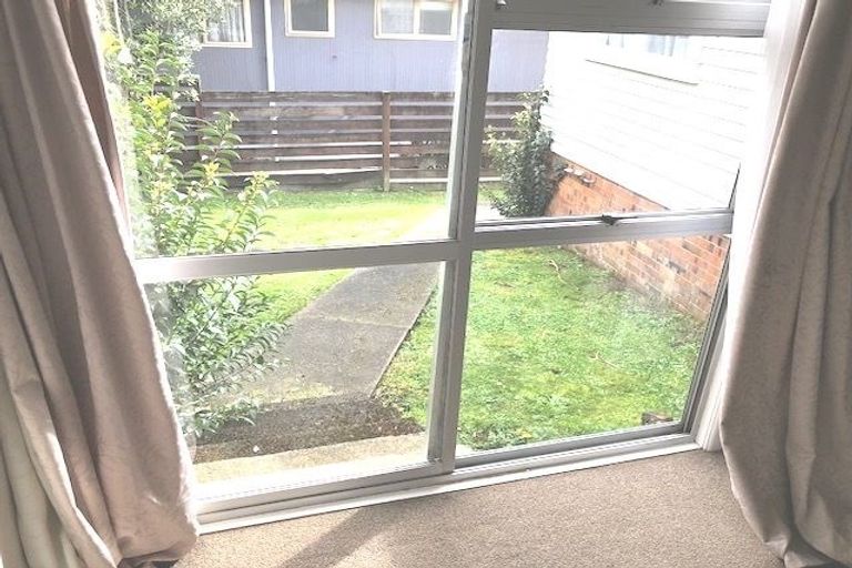 Photo of property in 16 Pomaria Road, Henderson, Auckland, 0610