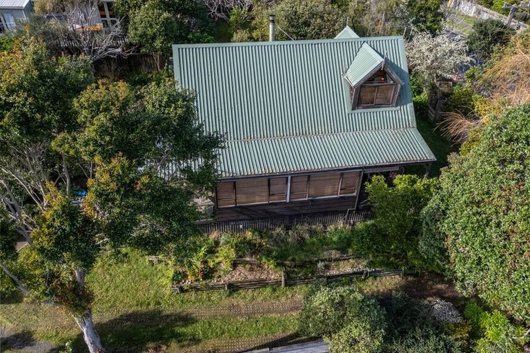 Photo of property in 25 Puriri Road, Waikanae, 5036