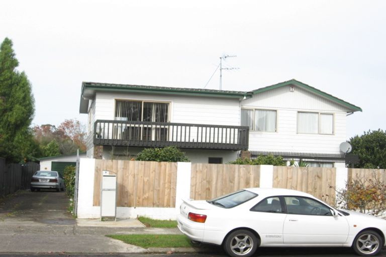 Photo of property in 9 Darren Crescent, Half Moon Bay, Auckland, 2012