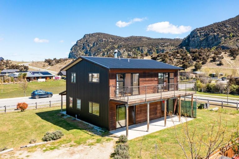 Photo of property in 28 Wabler Lane, Albert Town, Wanaka, 9305