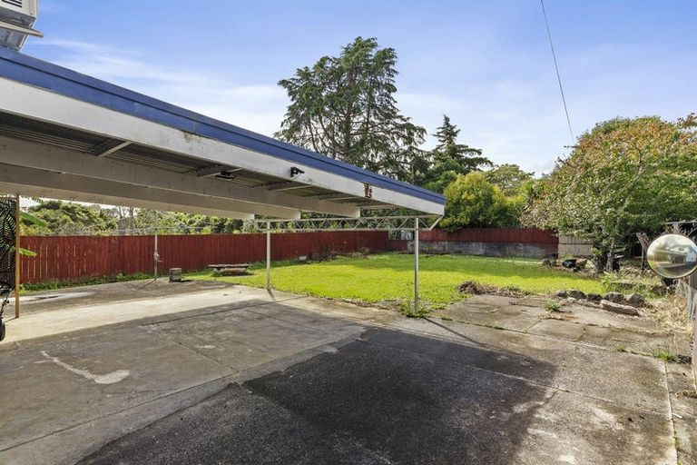 Photo of property in 23 Epping Road, Henderson, Auckland, 0610