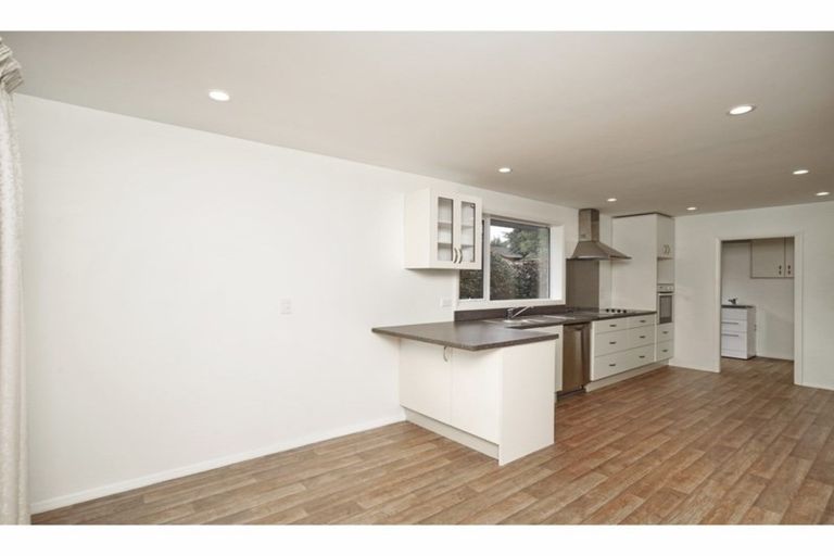 Photo of property in 3 Delph Street, Avonhead, Christchurch, 8042