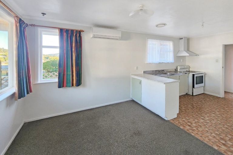Photo of property in 14 Thomson Grove, Stokes Valley, Lower Hutt, 5019
