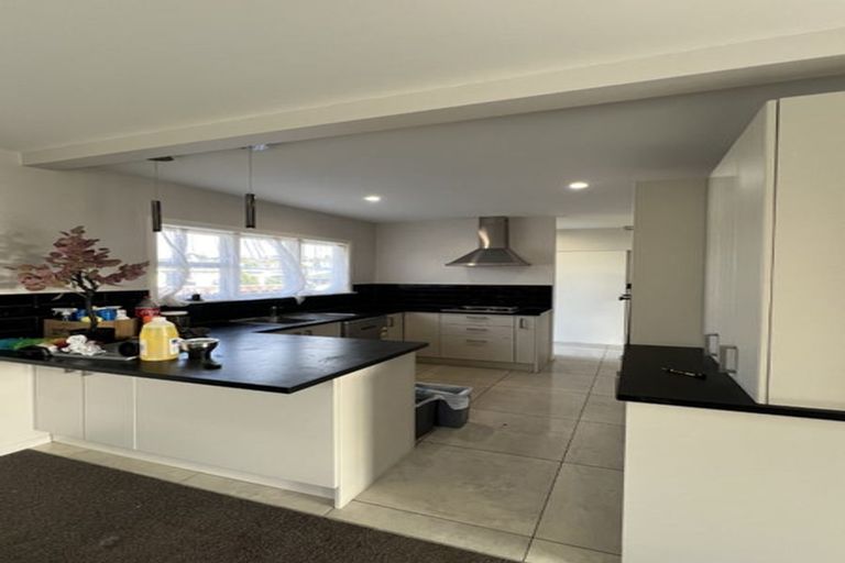 Photo of property in 19 Oswald Crescent, Paparangi, Wellington, 6037
