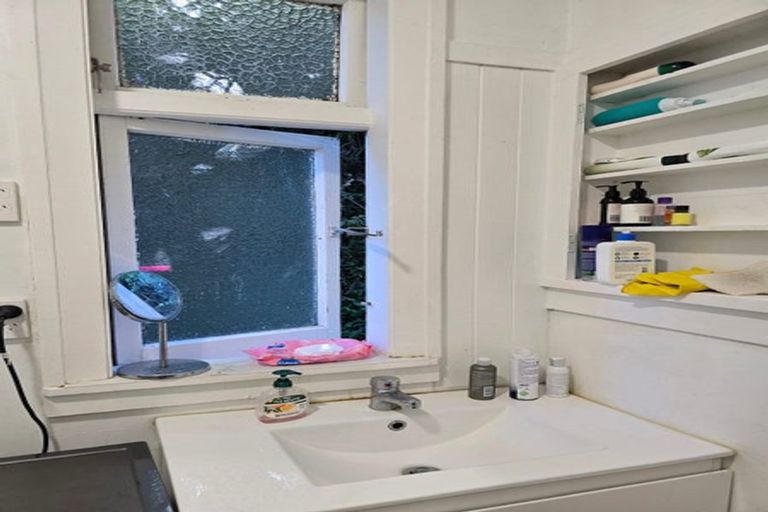 Photo of property in 56 Raroa Road, Kelburn, Wellington, 6012